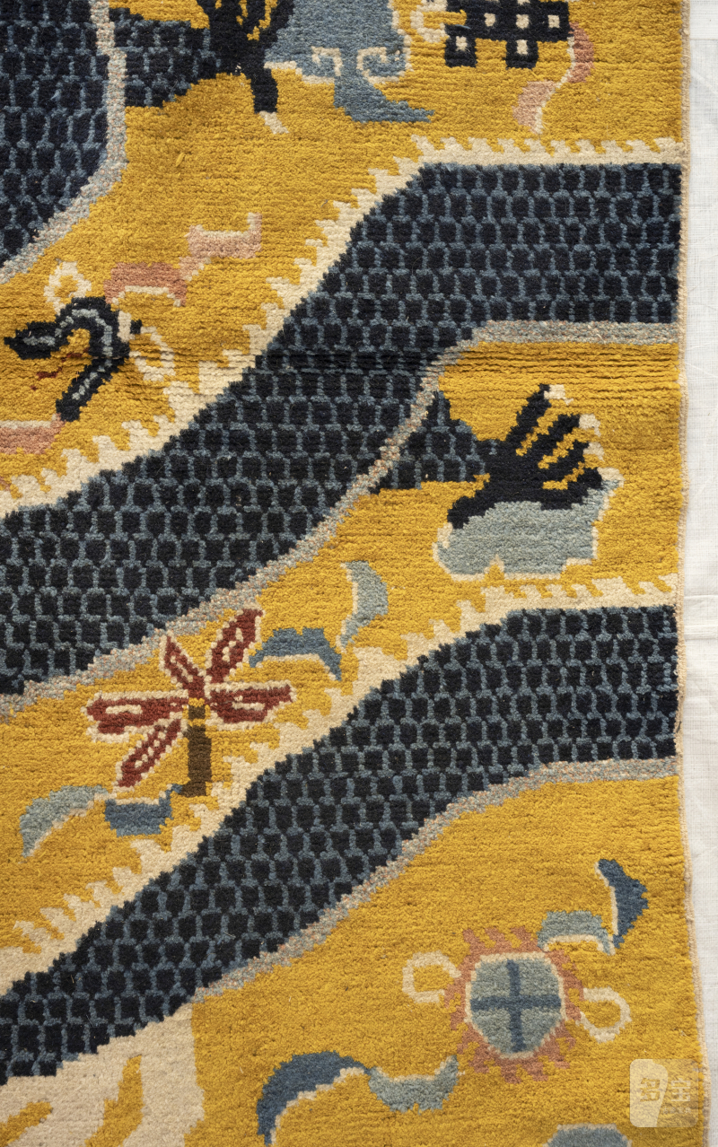 Column carpet, yellow ground, dragon and three demon heads - 图4